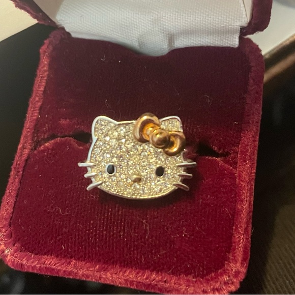 Hello Kitty Ring Size 8 - Picture 2 of 6